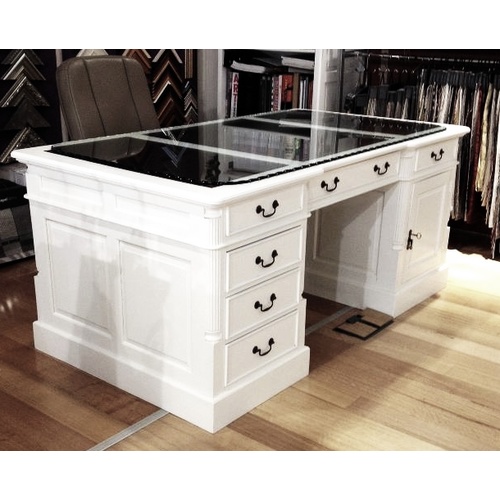 Tristan Partner Desk